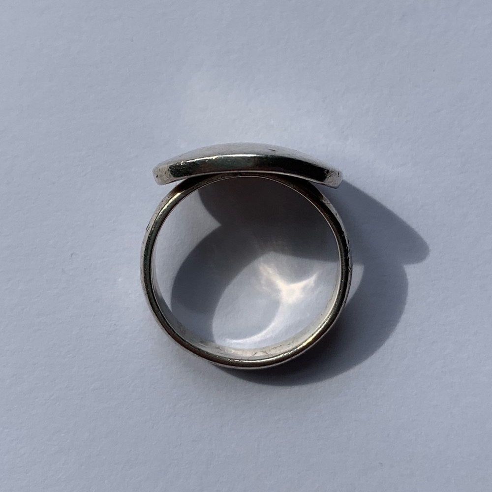 Oval Sterling Silver Ring - Picture 4 of 5